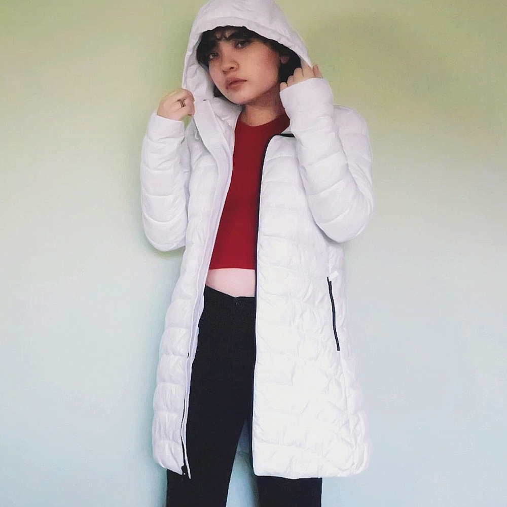 Gap white down jacket